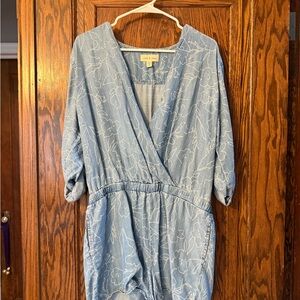 Cloth & Stone Light Blue Floral Top